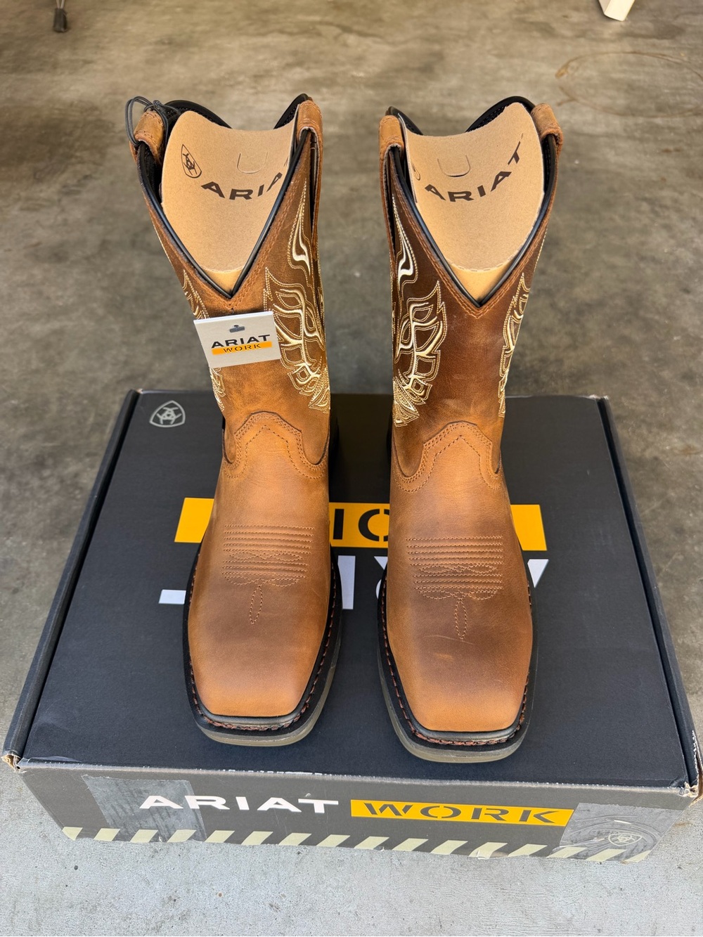 ARIAT WorkHog XT Phoenix Carbon Toe Work Boots Distressed Brown Men’s 9 10046931